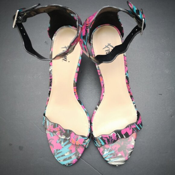 Fioni Ladies Size 8 Pink Blue Black & Grey Faux Leather Sandals - Picture 3 of 9
